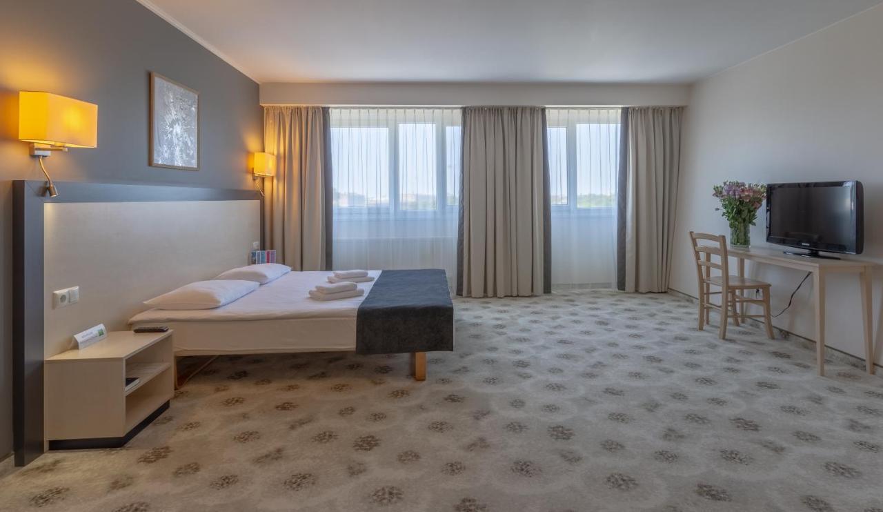 Aurora Hotel 3*